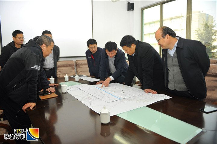 1550018365817474.jpg 图二:2019年2月11日,集团公司党委副书记、总经理张广宇到运河煤矿检查指导工作 .jpg