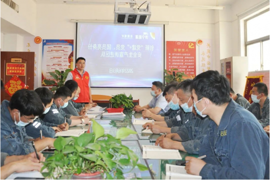 花园煤矿创新开展党员、团员亮身份，安全生产宣讲进区队活动