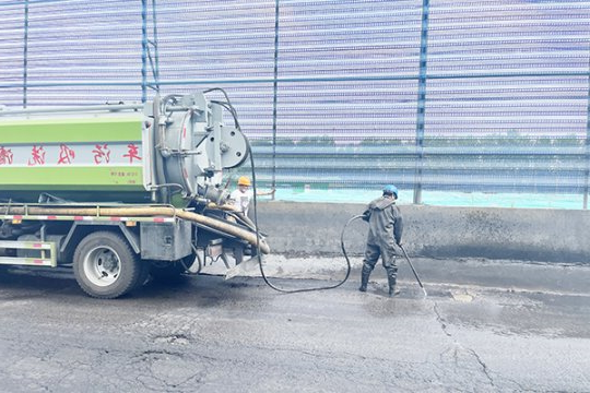 安全生产月丨跃进港全面开展雨水管网清淤工作