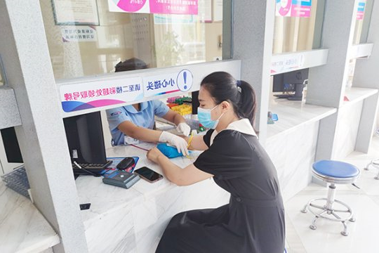 霄云煤矿职工健康查体活动开始了