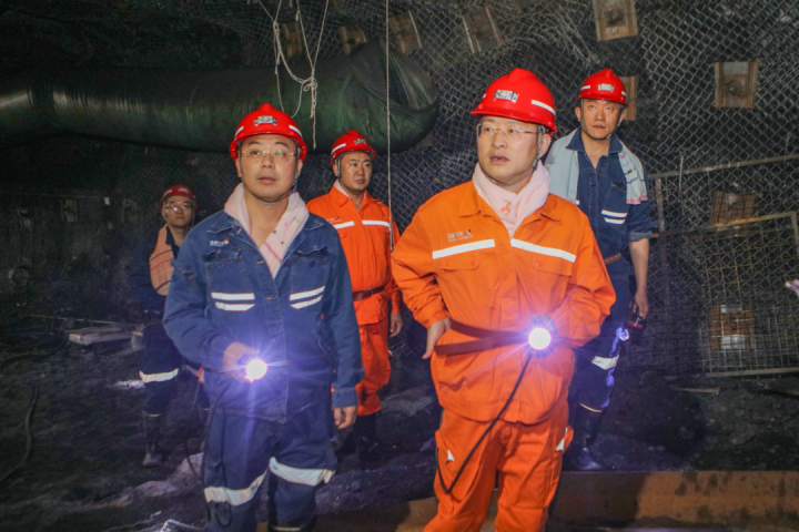 王崇景“四不两直”督导检查阳城煤电工作