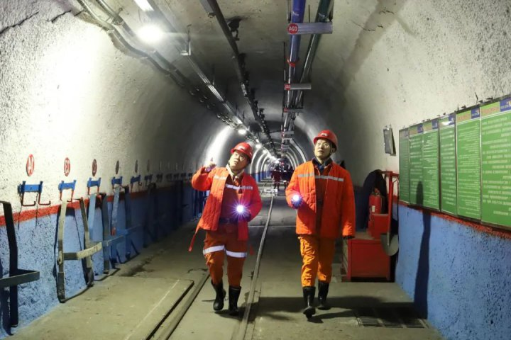 王崇景“四不两直”到义桥煤矿突击检查