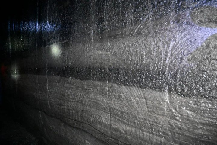 朱家峁煤矿组织掘进机司机技术比武实操比赛