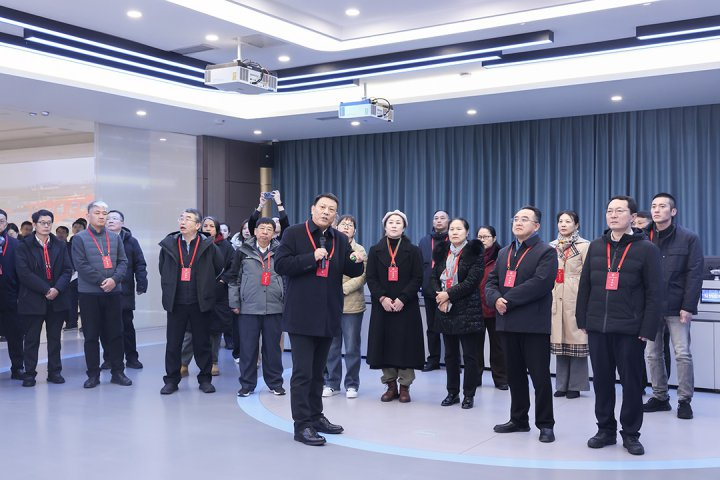 驻济全国和省人大代表集中视察团到济宁能源集团参观调研