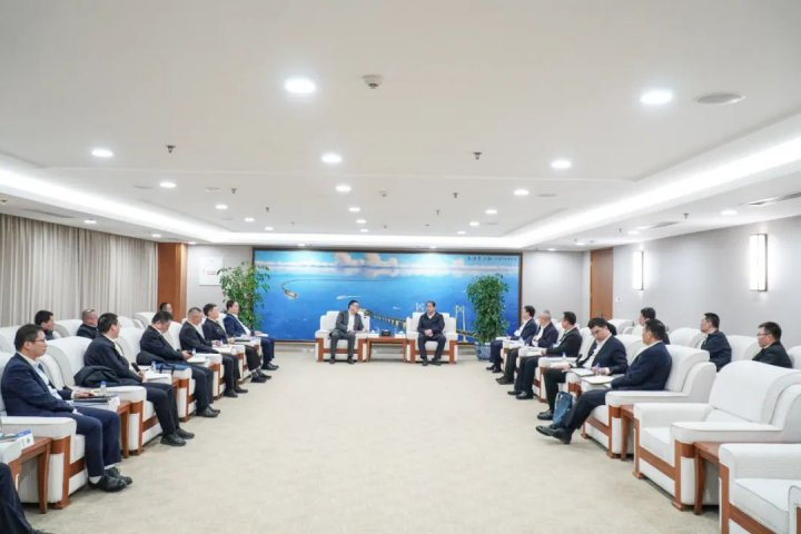 张广宇陪同市领导到中国交通建设集团走访交流