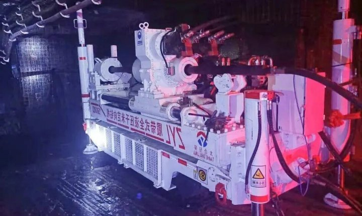 单孔进尺超1000米，朱家峁煤矿长距离定向钻孔深度再创新纪录